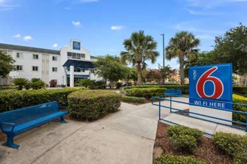 Motel 6 Orlando International Dr 5