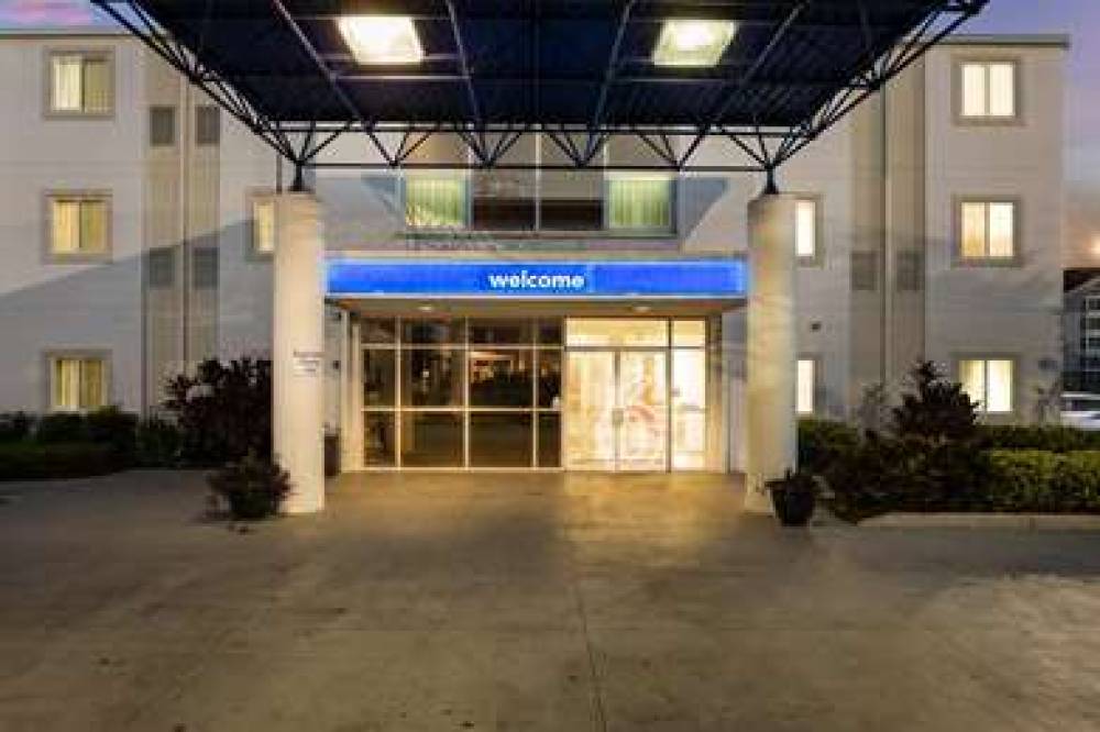 Motel 6 Orlando International Dr 3