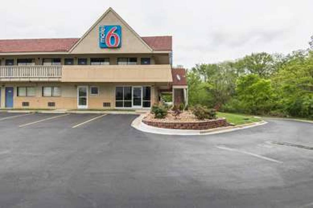 Motel 6 Overland Park, KS 4