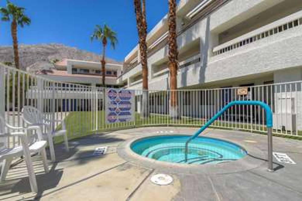 Motel 6 Palm Springs Downtown 7