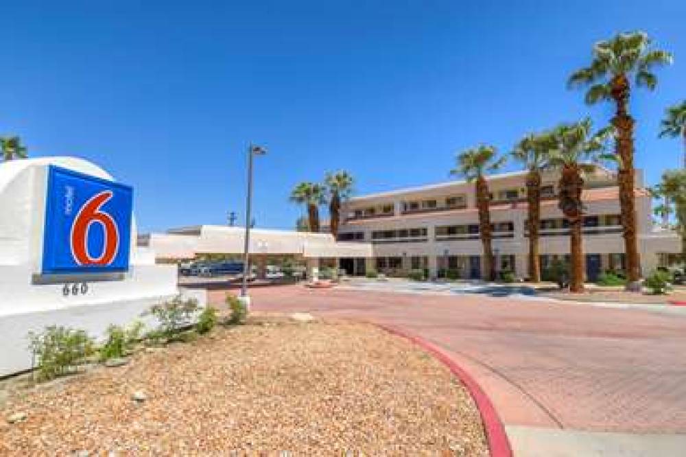 Motel 6 Palm Springs Downtown 2