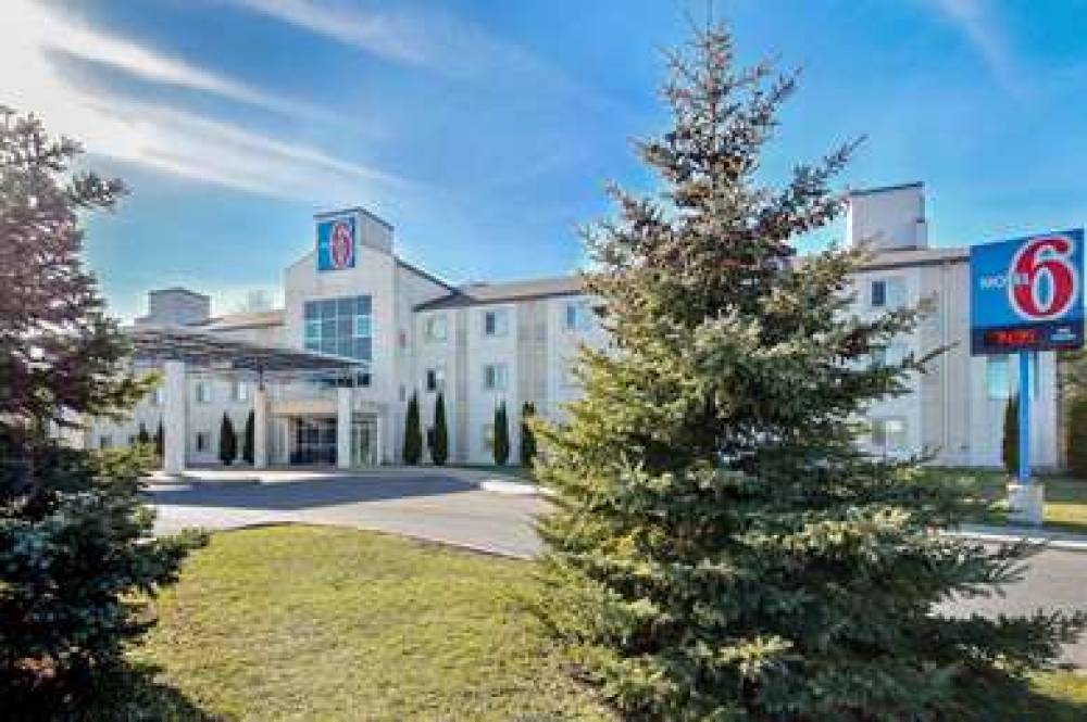 Motel 6 Peterborough ON 4