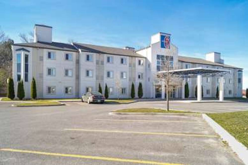 Motel 6 Peterborough ON 5