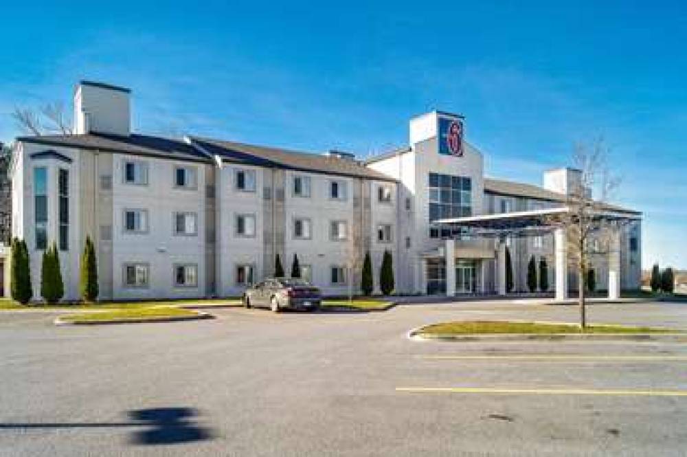 Motel 6 Peterborough ON 3