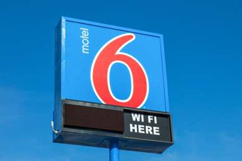 MOTEL 6 PHOENIX AIRPORT 9