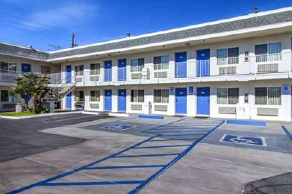 MOTEL 6 PHOENIX AIRPORT 1