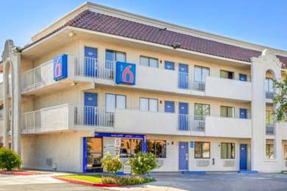 MOTEL 6 PHOENIX WEST 2