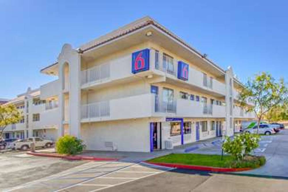 MOTEL 6 PHOENIX WEST 1