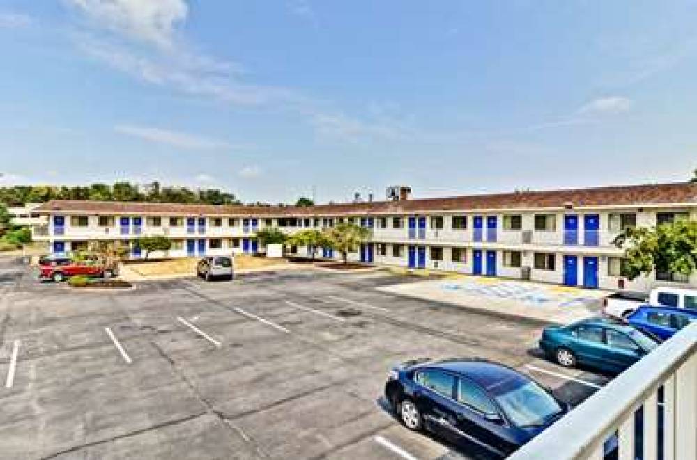 Motel 6 Pittsburgh - Crafton 6