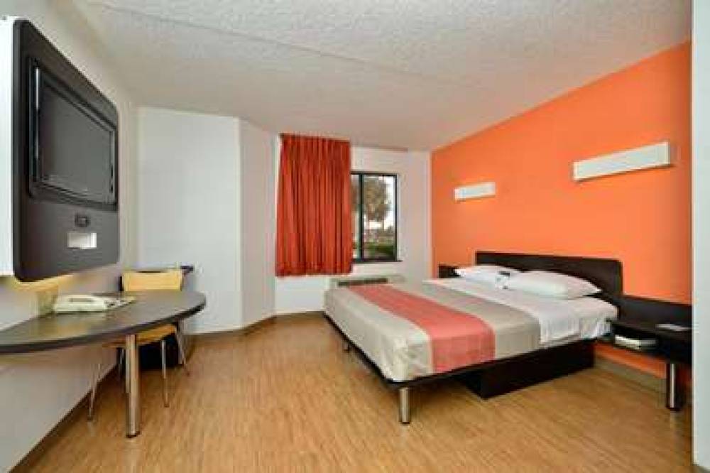 Motel 6 Plano - Preston Point 4