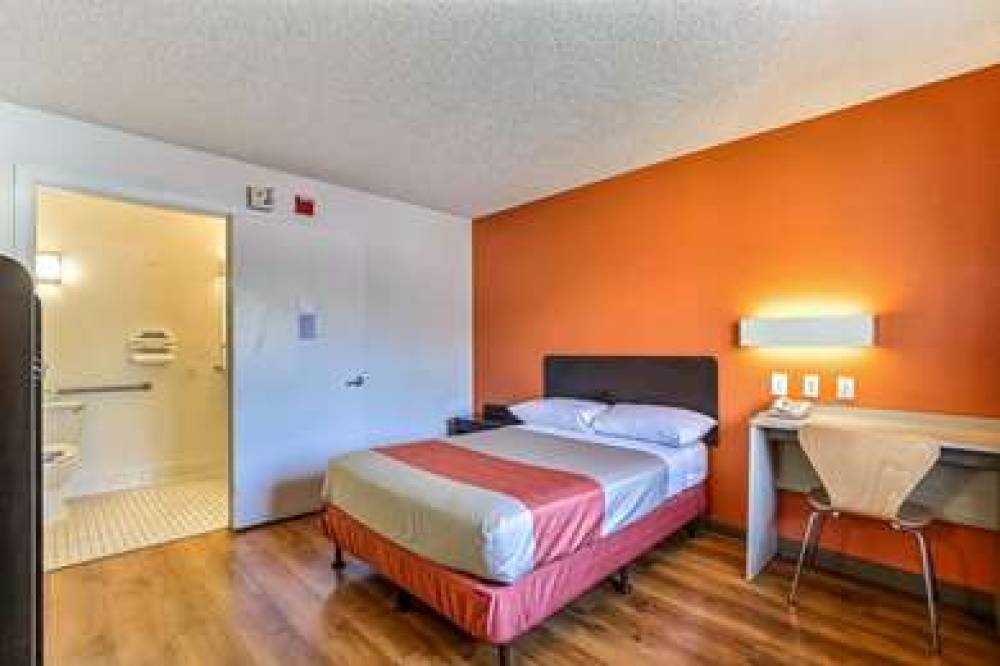 Motel 6 Pleasanton 10