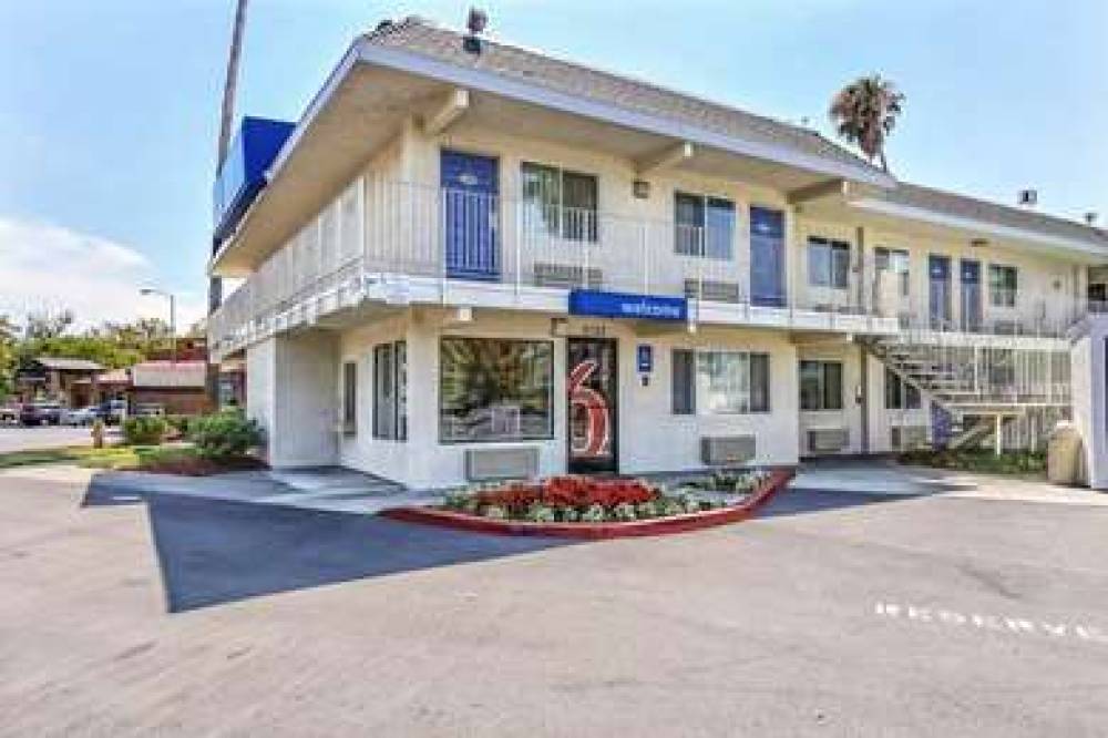 Motel 6 Pleasanton 1