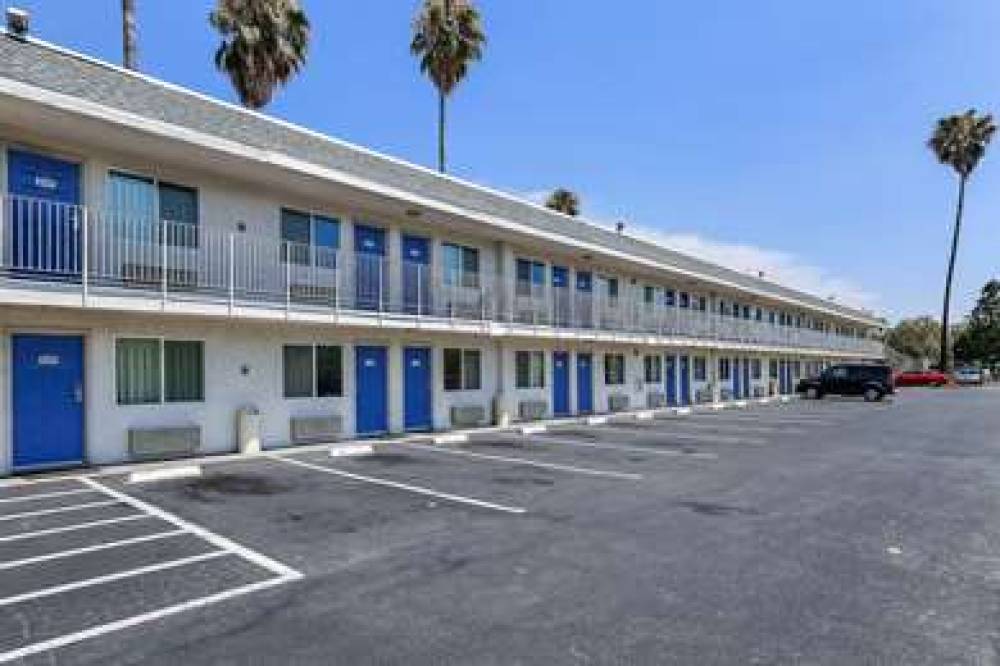 Motel 6 Pleasanton 4