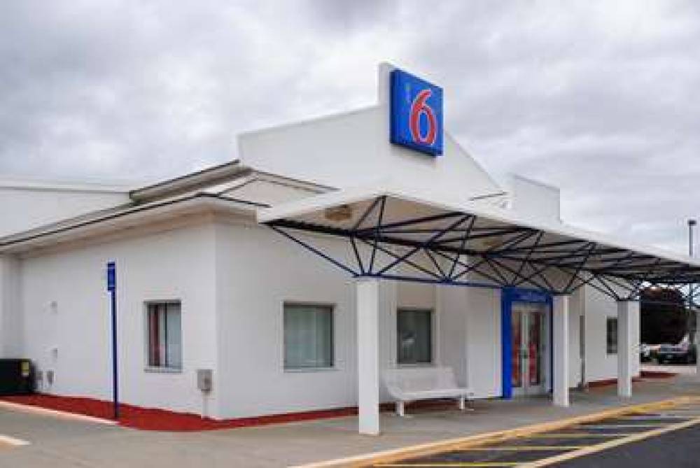 Motel 6 Providence East 1