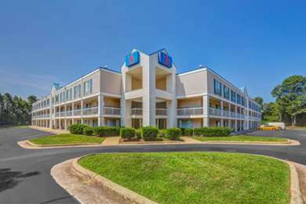 Motel 6 Raleigh North 1