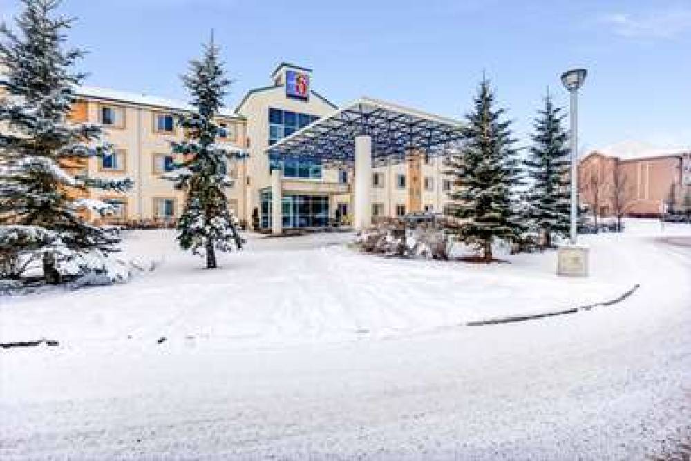 Motel 6 Red Deer 1