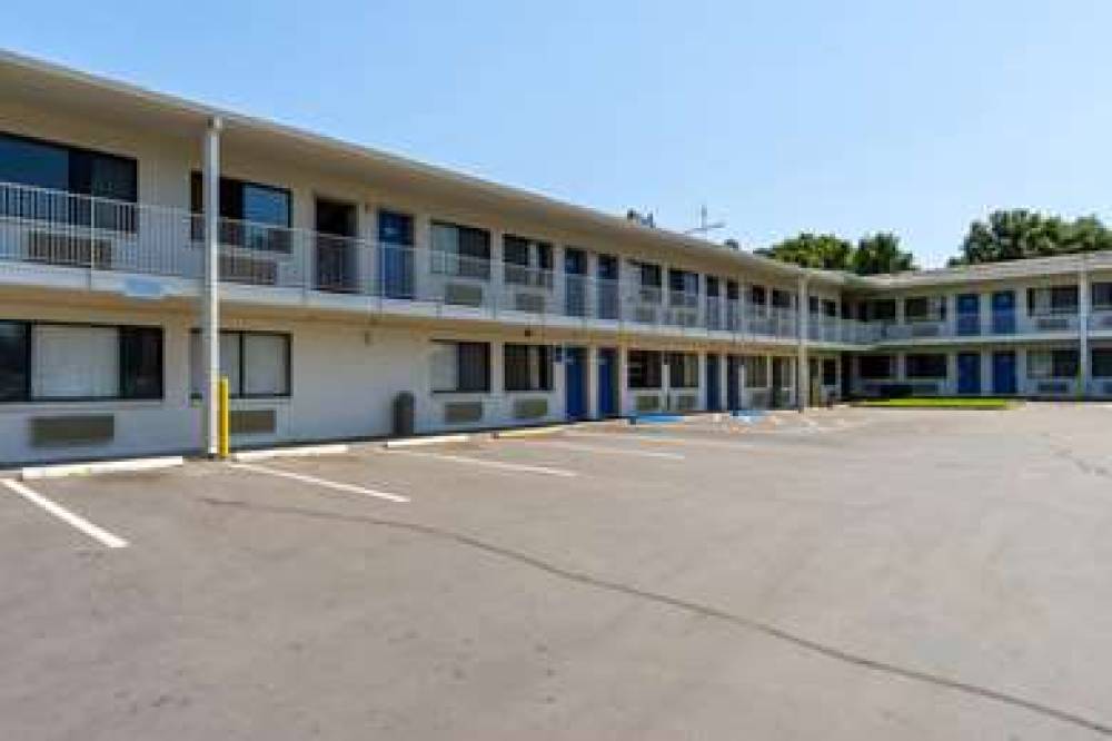 MOTEL 6 REDDING CENTRAL 6