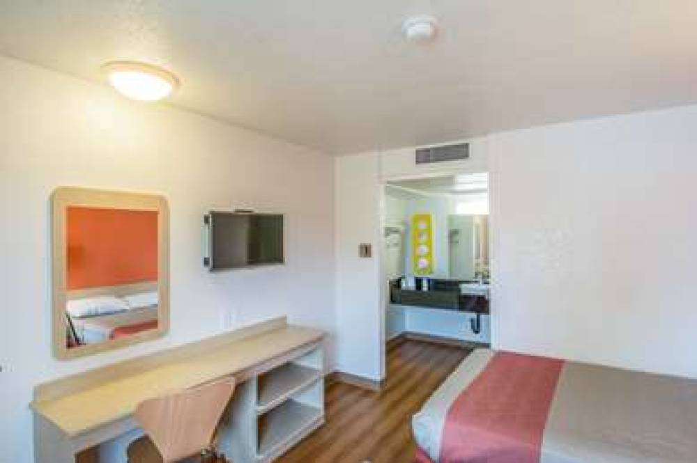 Motel 6 Redding North 9