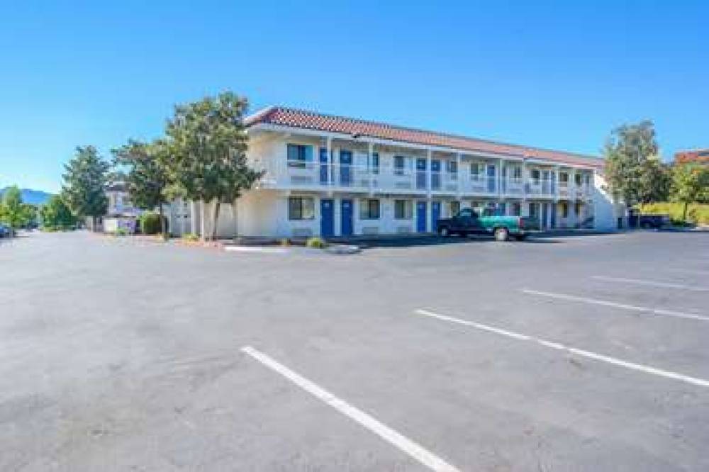 Motel 6 Redding South 9