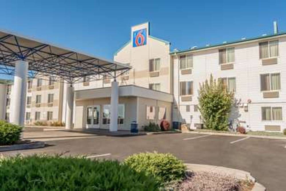 Motel 6 Redmond 1