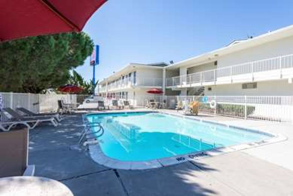 Motel 6 Reno West 9