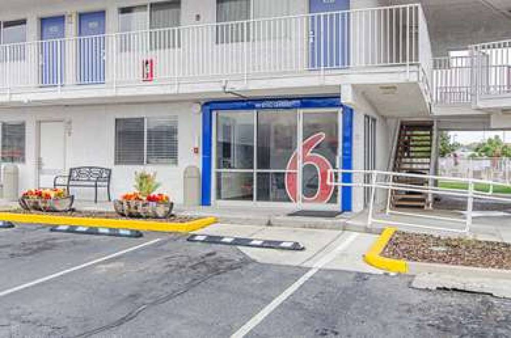 Motel 6 Rock Springs 2