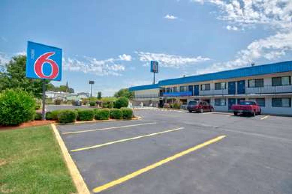 Motel 6 Russellville AR 3