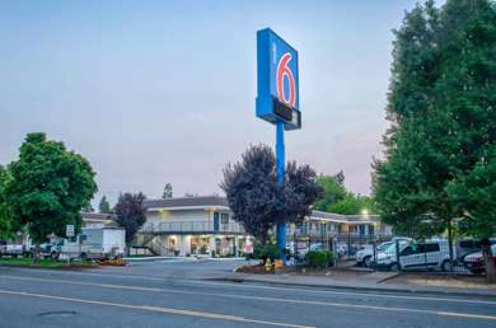 Motel 6 Salem 1