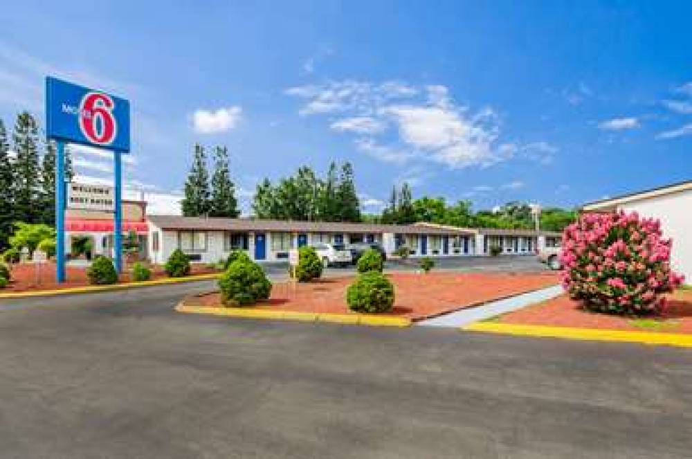 MOTEL 6 SALEM, VA 4