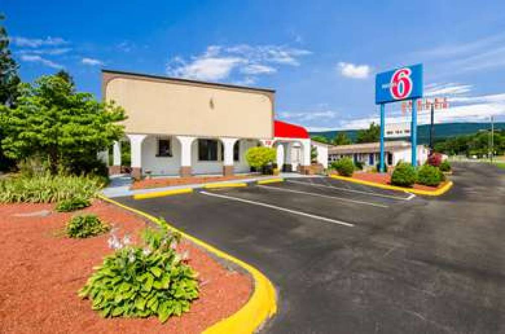 MOTEL 6 SALEM, VA 9