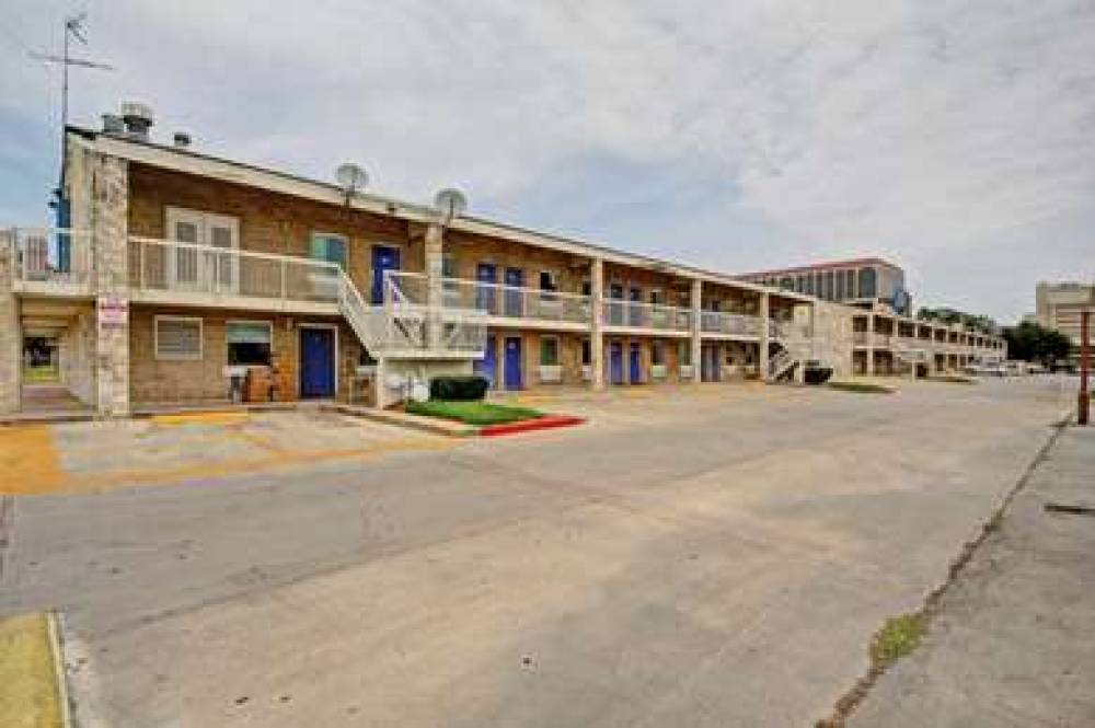 Motel 6 San Antonio Downtown 5