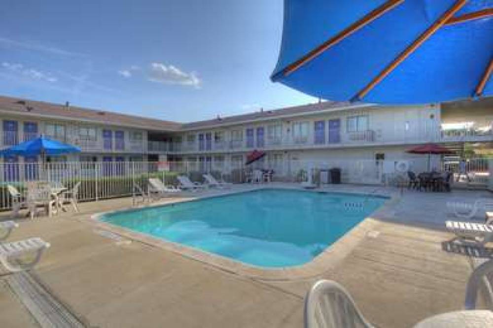 MOTEL 6 SAN ANTONIO - FIESTA 9