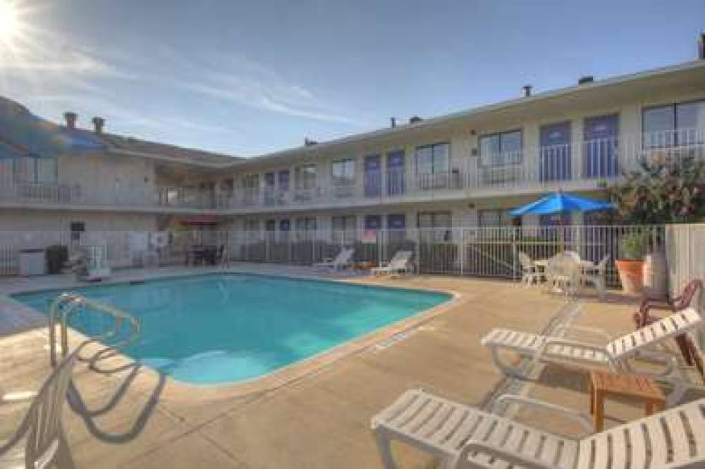 MOTEL 6 SAN ANTONIO - FIESTA 8