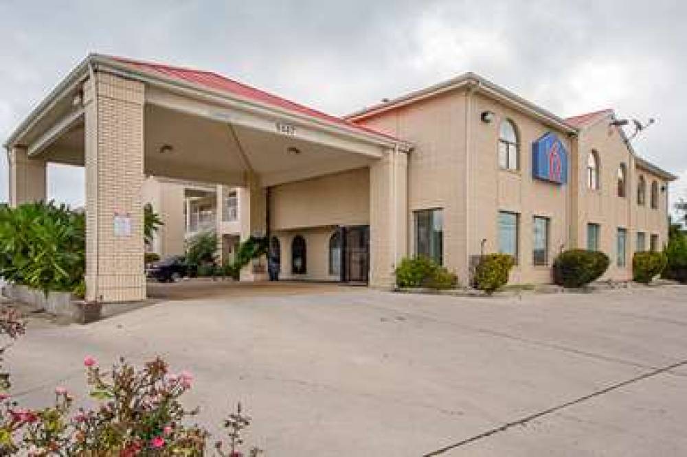 MOTEL 6 SAN ANTONIO FIESTA TRAILS 1