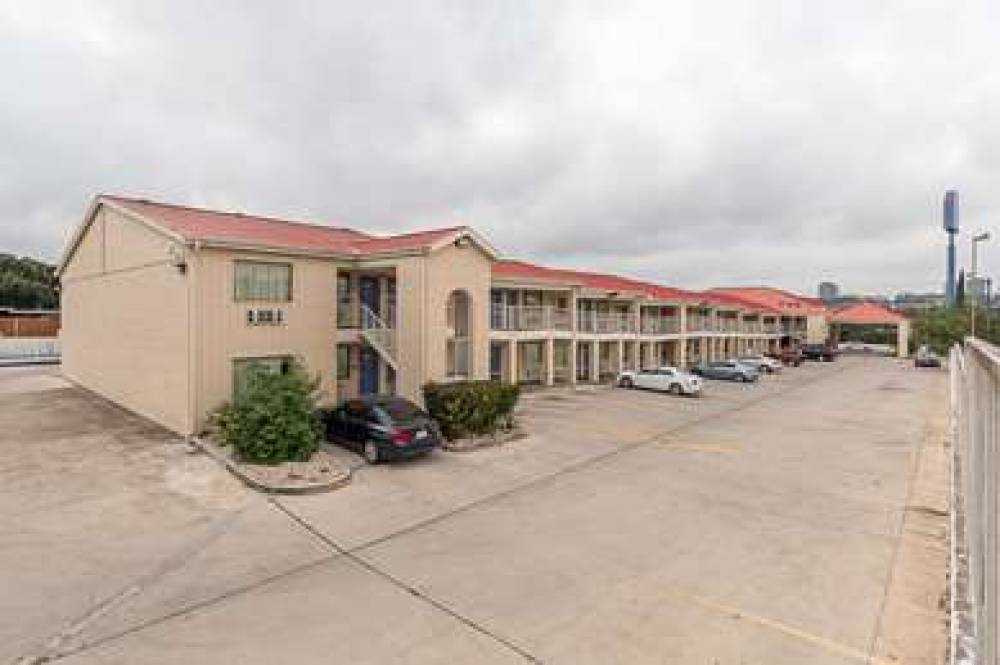 MOTEL 6 SAN ANTONIO FIESTA TRAILS 3