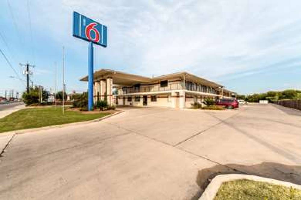 MOTEL 6 SAN ANTONIO - SOUTH WW WHIT 3