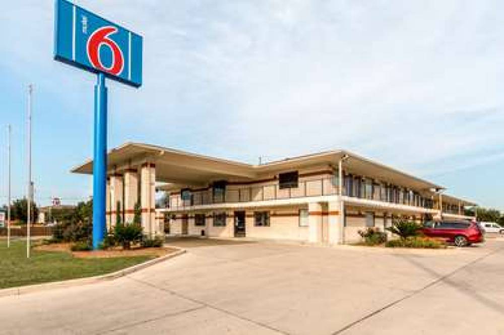 MOTEL 6 SAN ANTONIO - SOUTH WW WHIT 1