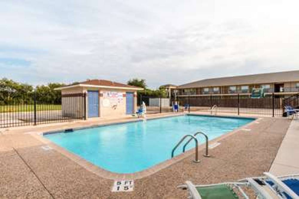 MOTEL 6 SAN ANTONIO - SOUTH WW WHIT 5