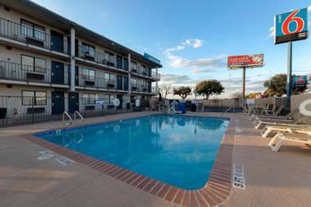 Motel 6 San Antonio West - Seaworld 7