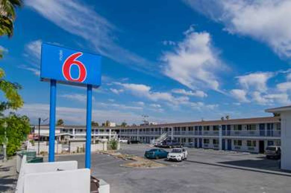 MOTEL 6 SAN BERNARDINO, CA - DOWNTO 2