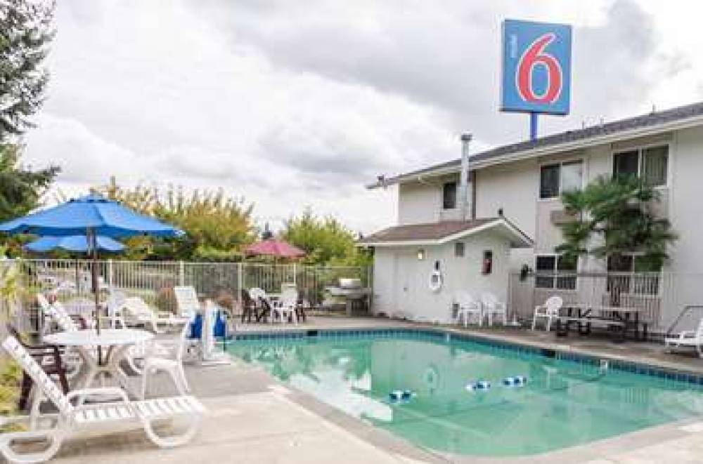 Motel 6 Seattle Sea-Tac Airport 8