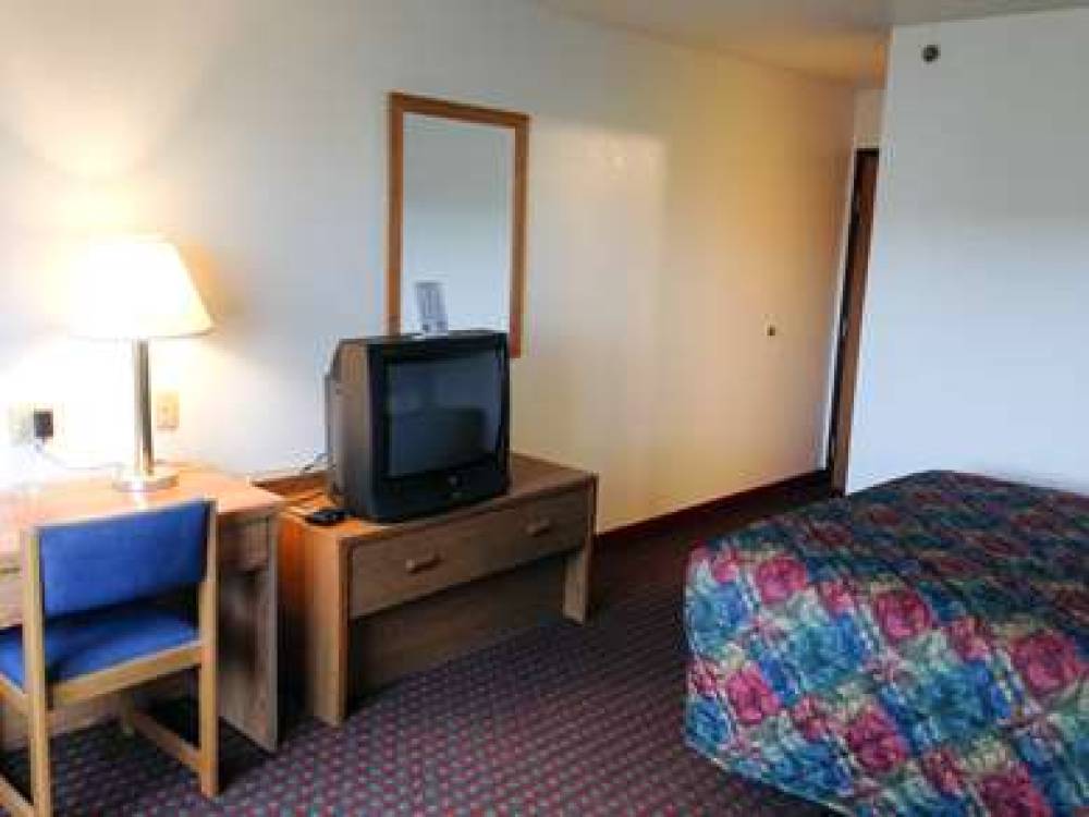 MOTEL 6 SEDALIA, MO 4