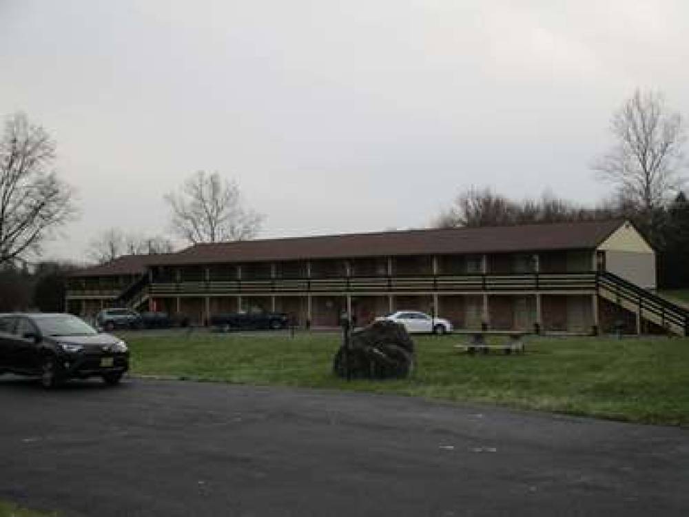 MOTEL 6 SHARTLESVILLE, PA 3