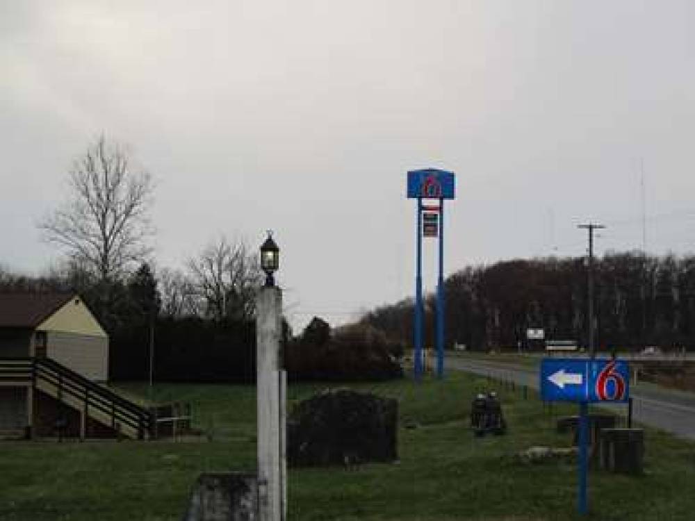 MOTEL 6 SHARTLESVILLE, PA 5