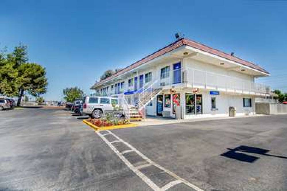 Motel 6 Stockton-Charter Way West 3