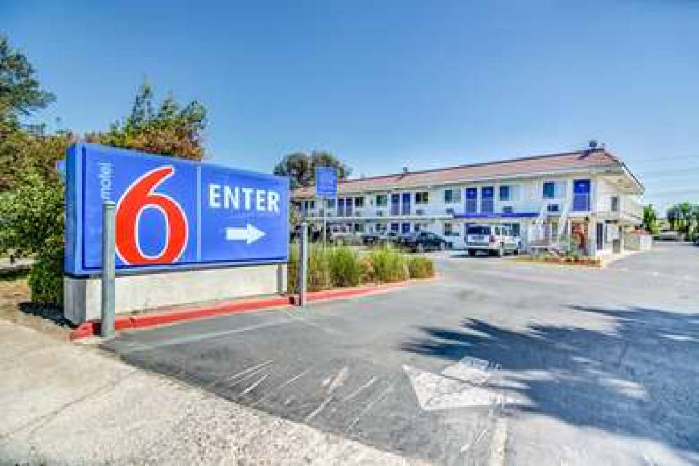 Motel 6 Stockton-Charter Way West 6