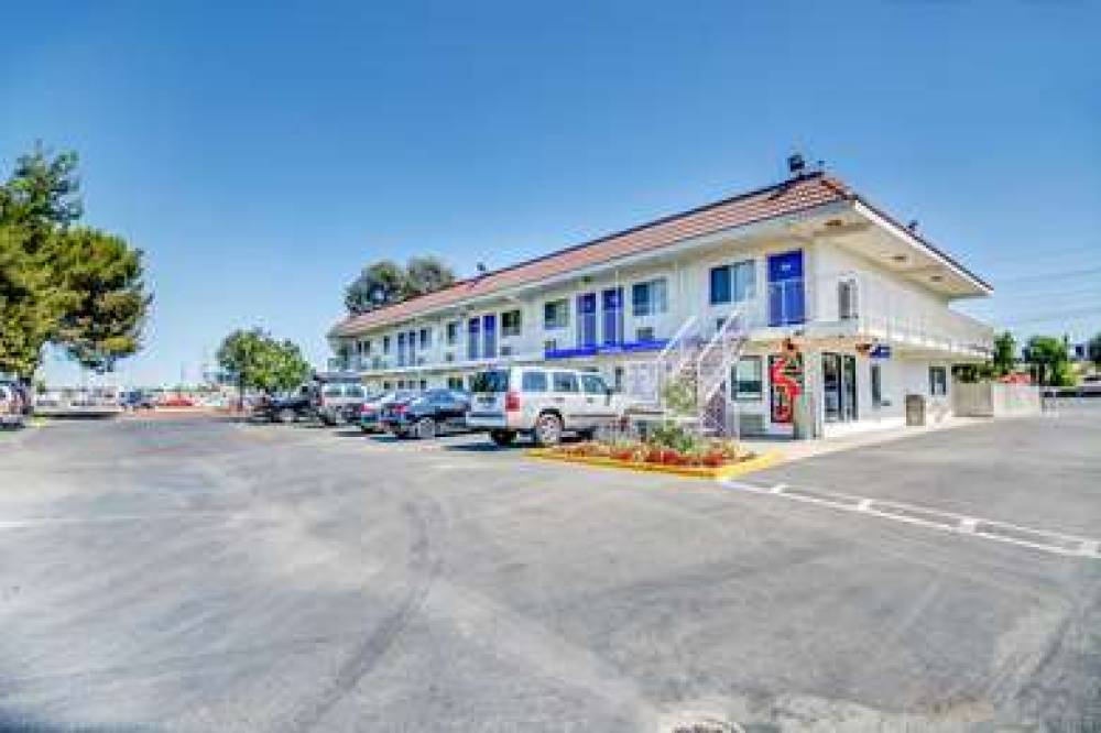 Motel 6 Stockton-Charter Way West 2