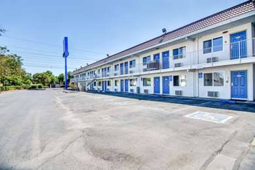 Motel 6 Stockton-Charter Way West 8