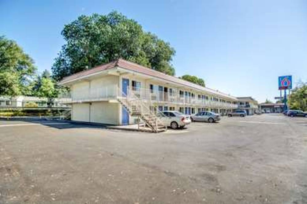 Motel 6 Stockton North 4