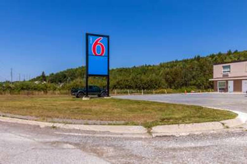 MOTEL 6 SUDBURY, ON 4